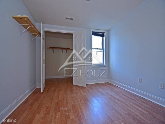 Building Photo - 124 N Glover St