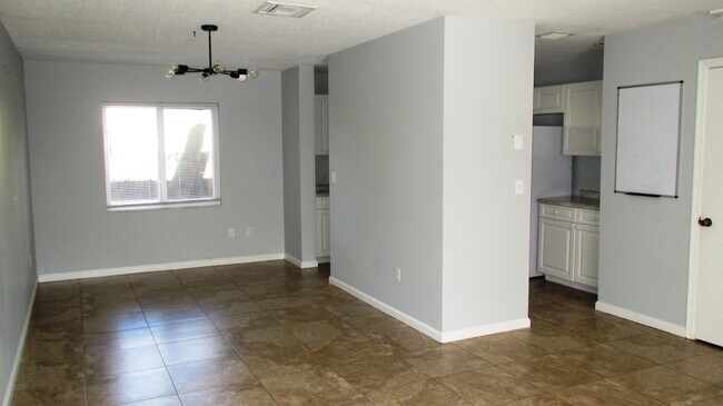 Foto del edificio - 13793 Yarmouth Dr