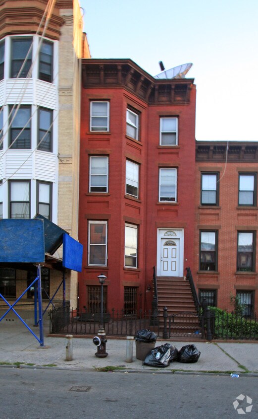 Foto principal - 367 Herkimer St