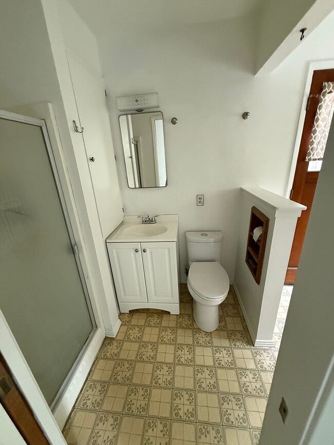 Building Photo - 561 Princeton Pl