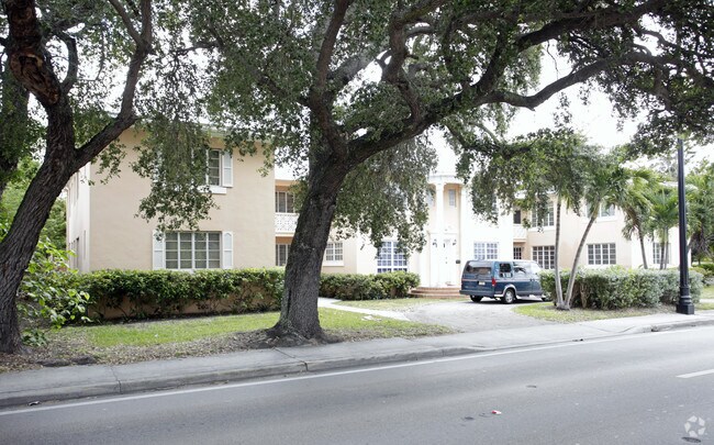Foto del edificio - 1557-1567 S Le Jeune Rd