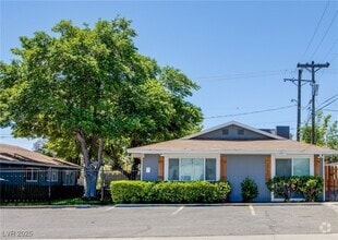 Building Photo - 5009 Evergreen Ave