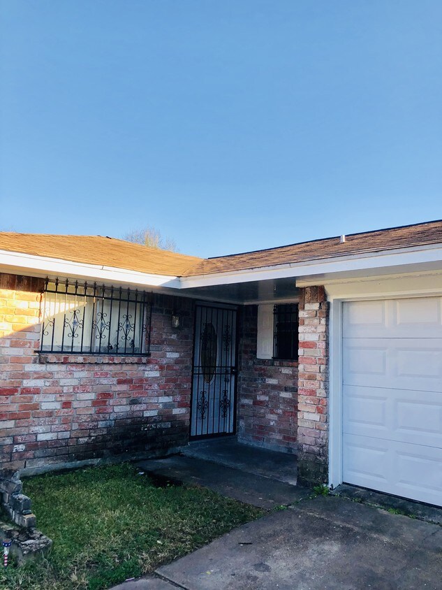 2103 Mosher Ln, Houston, TX 77088 House for Rent in Houston, TX