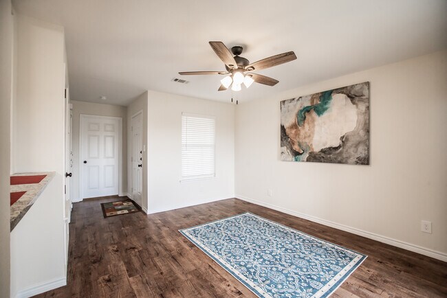 Building Photo - 324 Costa del Oro St