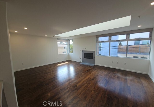 Foto del edificio - 5806 Waring Ave