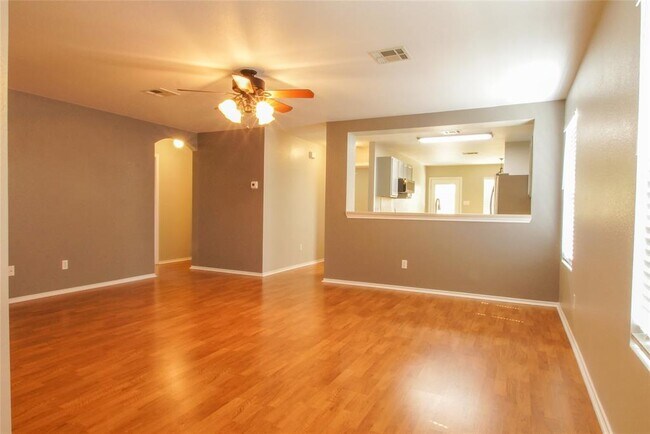 Foto del edificio - 164 Pearl Lake Dr
