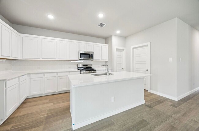 Foto del edificio - 1012 Rosemary Hill Dr