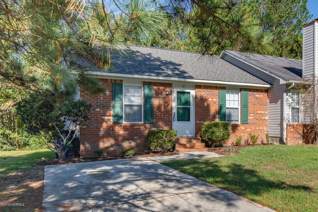 Building Photo - 145 Brenda Dr