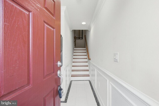 Foto del edificio - 1443 Occoquan Heights Ct