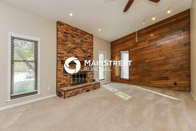 Foto del edificio - 4 Bedroom Pet-Friendly Home in Shawnee, KS...