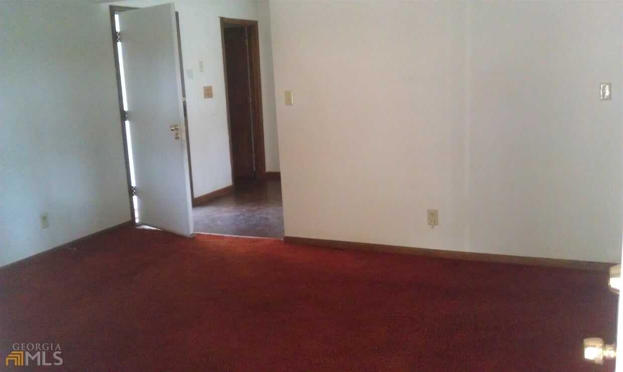 Foto del edificio - 565 Womack Rd