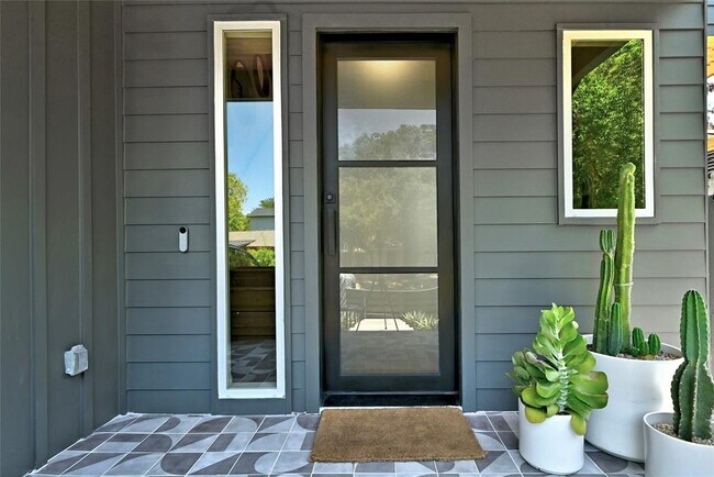 Foto del edificio - 2909 Kuhlman Ave