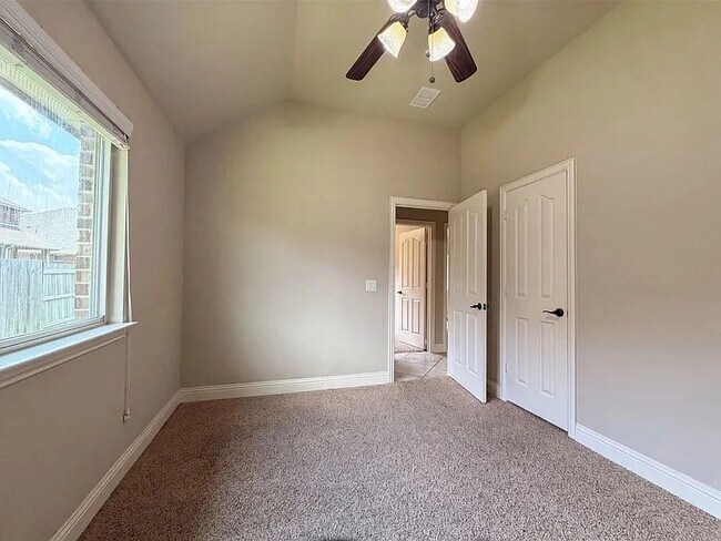 Foto del edificio - 4307 Gleneagles Dr