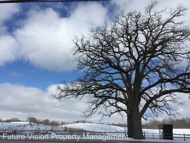 Building Photo - 3 br, 2.5 bath House - 905 Montgomery Rd #D