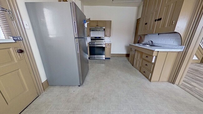 Building Photo - Duplex