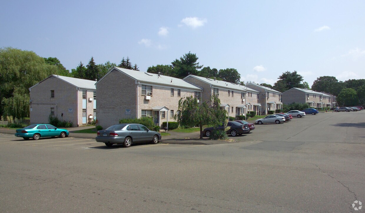 Primary Photo - Elizabeth Gardens Apartments