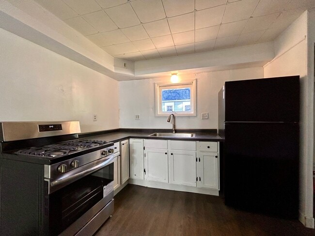 Building Photo - Four Bedroom Home in Northwest Grand Rapids