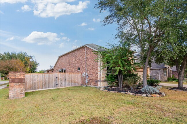 Foto del edificio - 26946 Carmel Falls Ln