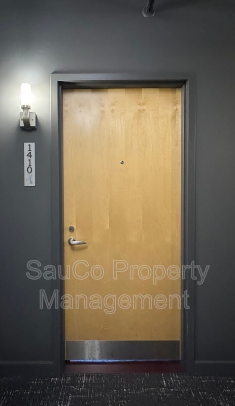 Building Photo - 1926 W Burnside St