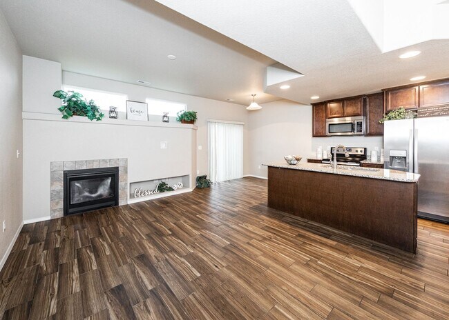 Foto del edificio - Newer Townhome Near Briargate
