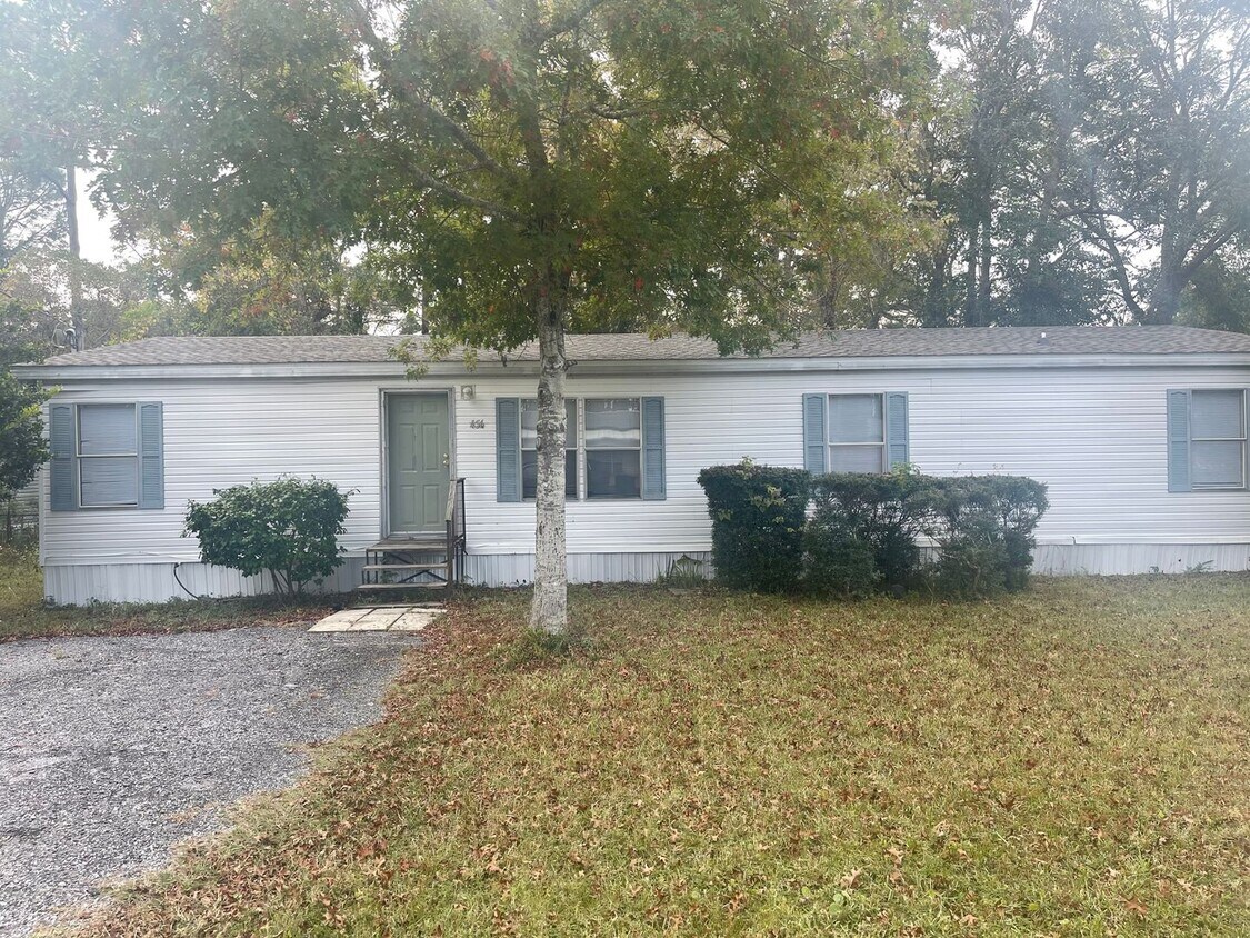 Building Photo - Large 3 bedroom 2 bath  Double Wide Mobile...