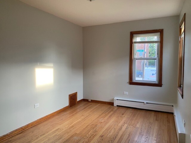 Building Photo - 5859 N Elston Ave