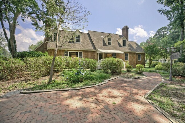 Foto del edificio - 4320 Providence Rd