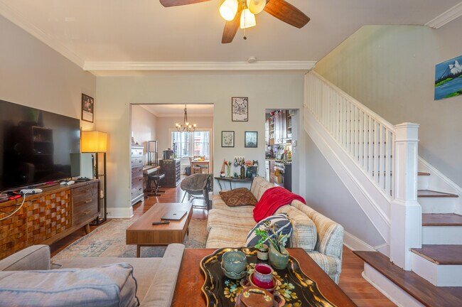 Foto del edificio - 236 Channing St NE
