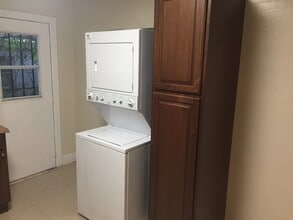 Building Photo - 1722 W Arch St