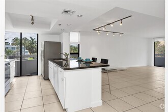 Building Photo - 2501 Brickell Ave
