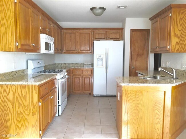 Building Photo - 3 br, 2 bath House - 8104 Aaron Dr