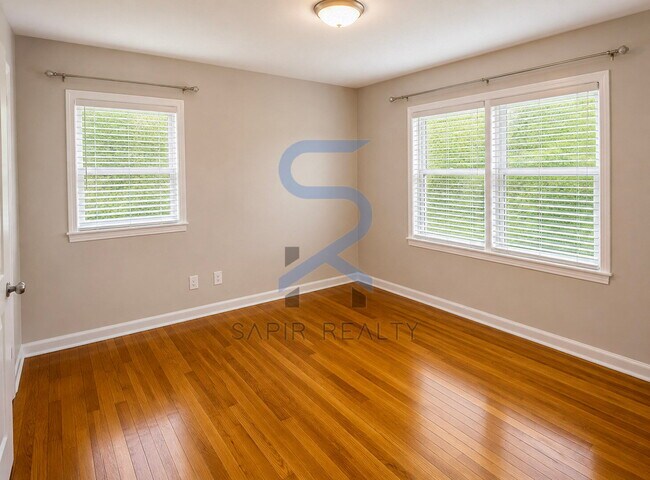 Building Photo - PRELEASING! Spacious & Stunning 5BR/3BA in the Heart of North Druid Hills