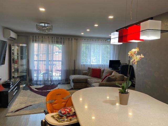 Foto del edificio - 2262 Hendrickson St