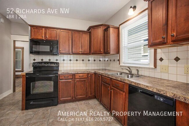 Foto del edificio - 52 Richards Ave NW