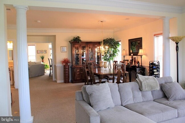 Building Photo - 3656 Carriage Hill Dr