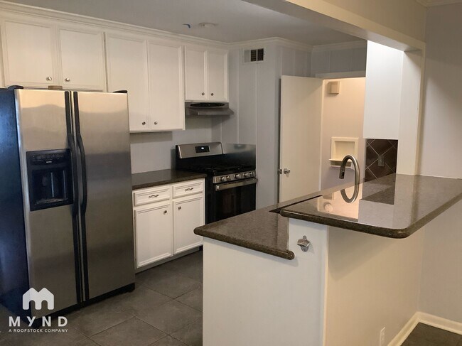 Foto del edificio - 7519 Schiller St