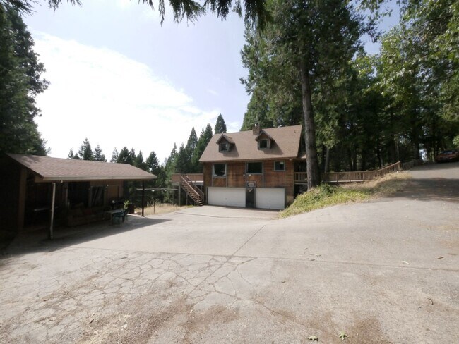 Building Photo - 27928 Holiday Ln