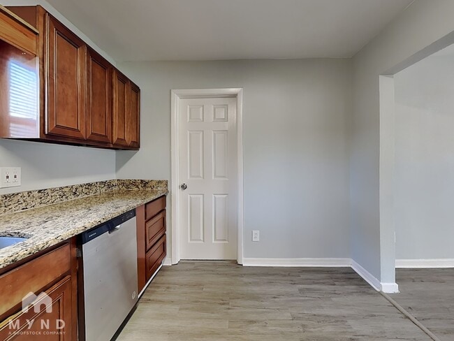 Building Photo - 4307 Sky Line Dr