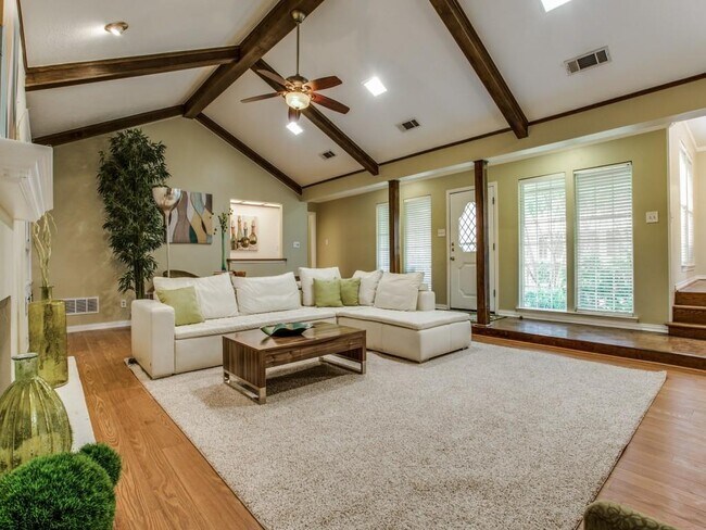 Foto del edificio - 10524 Barrywood Dr