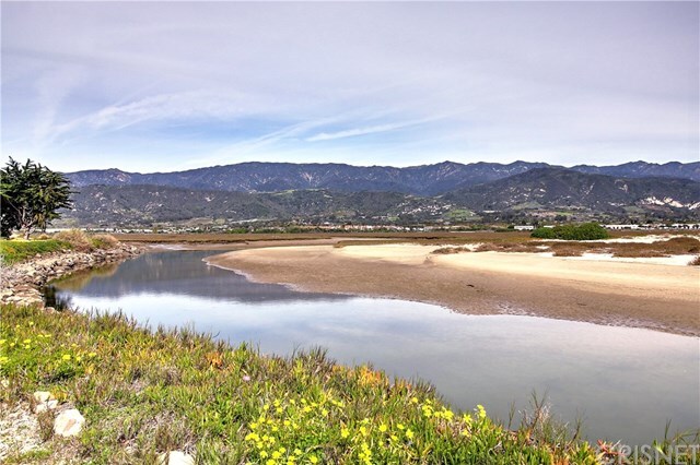 Foto del edificio - 539 Sand Point Rd