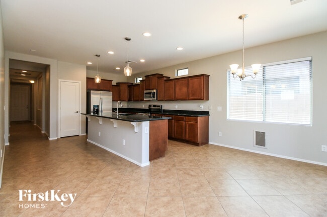 Foto del edificio - 4946 E Del Rio Dr