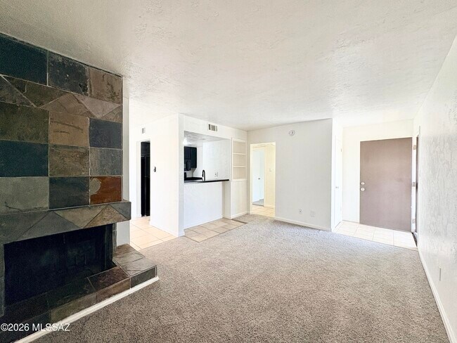 Foto del edificio - 1620 N Wilmot Rd