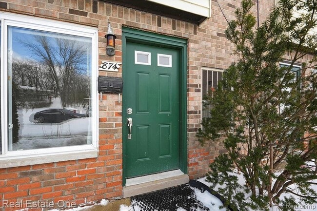 Foto del edificio - 874 N Main St