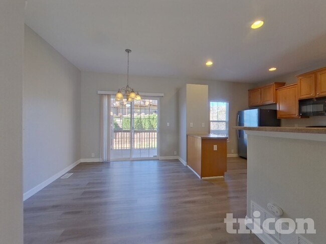 Foto del edificio - 968 Burning Bush Point