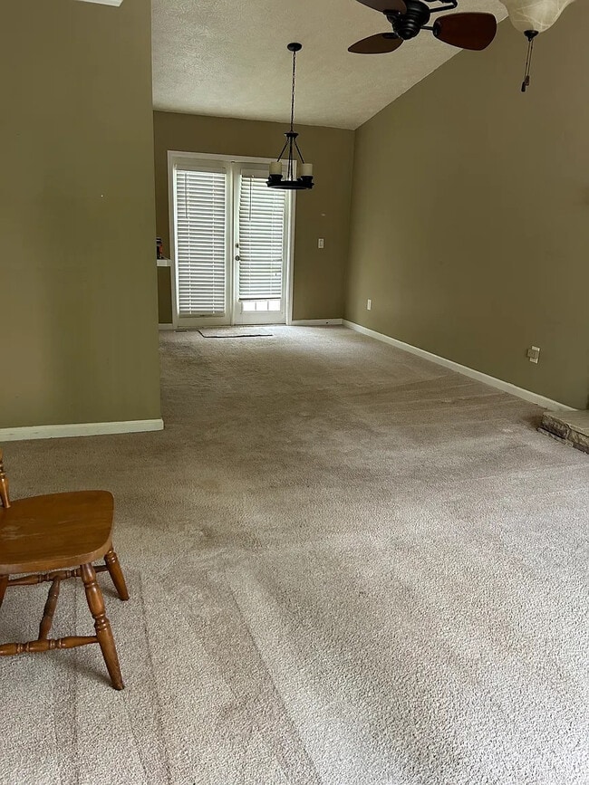 Foto del edificio - Room in House on Sugar Crest Dr