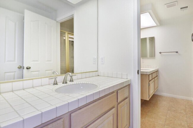 Building Photo - 2663 Country Ln