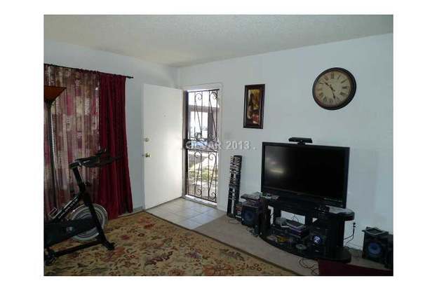 Foto del edificio - 4412 Pineaire St