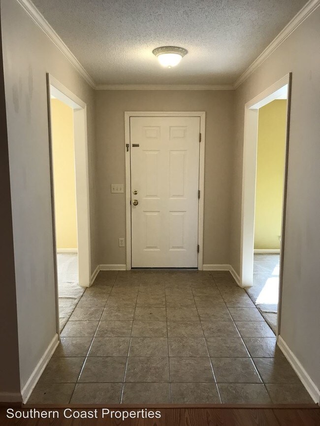 Foto del edificio - 121 Westchester Ln