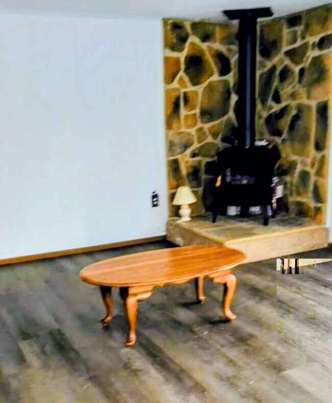 Building Photo - 102 Winding Way