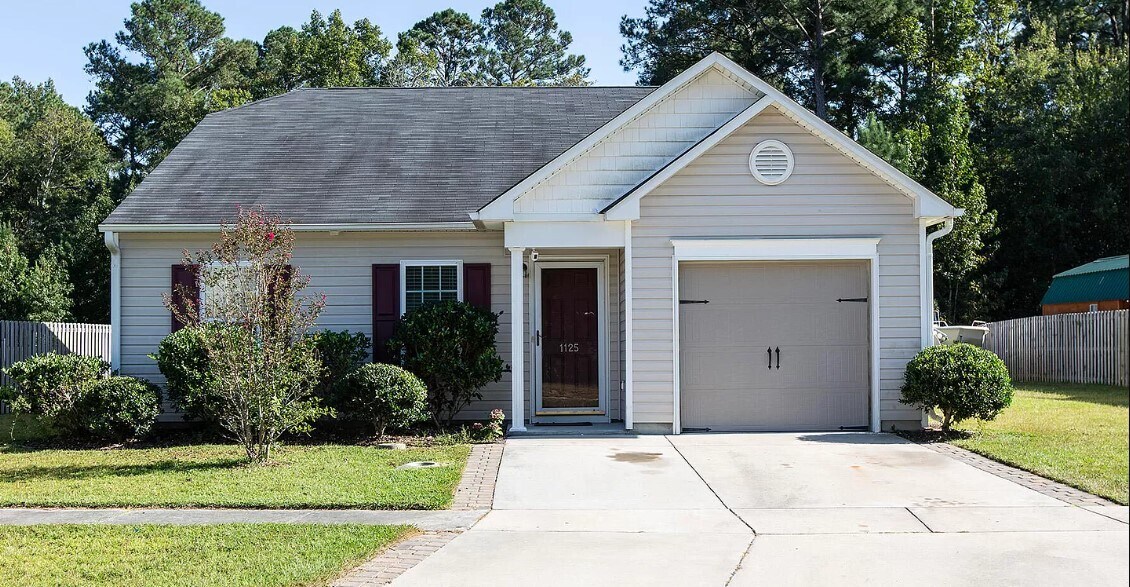 Foto principal - 1125 Jordan Lake Ct